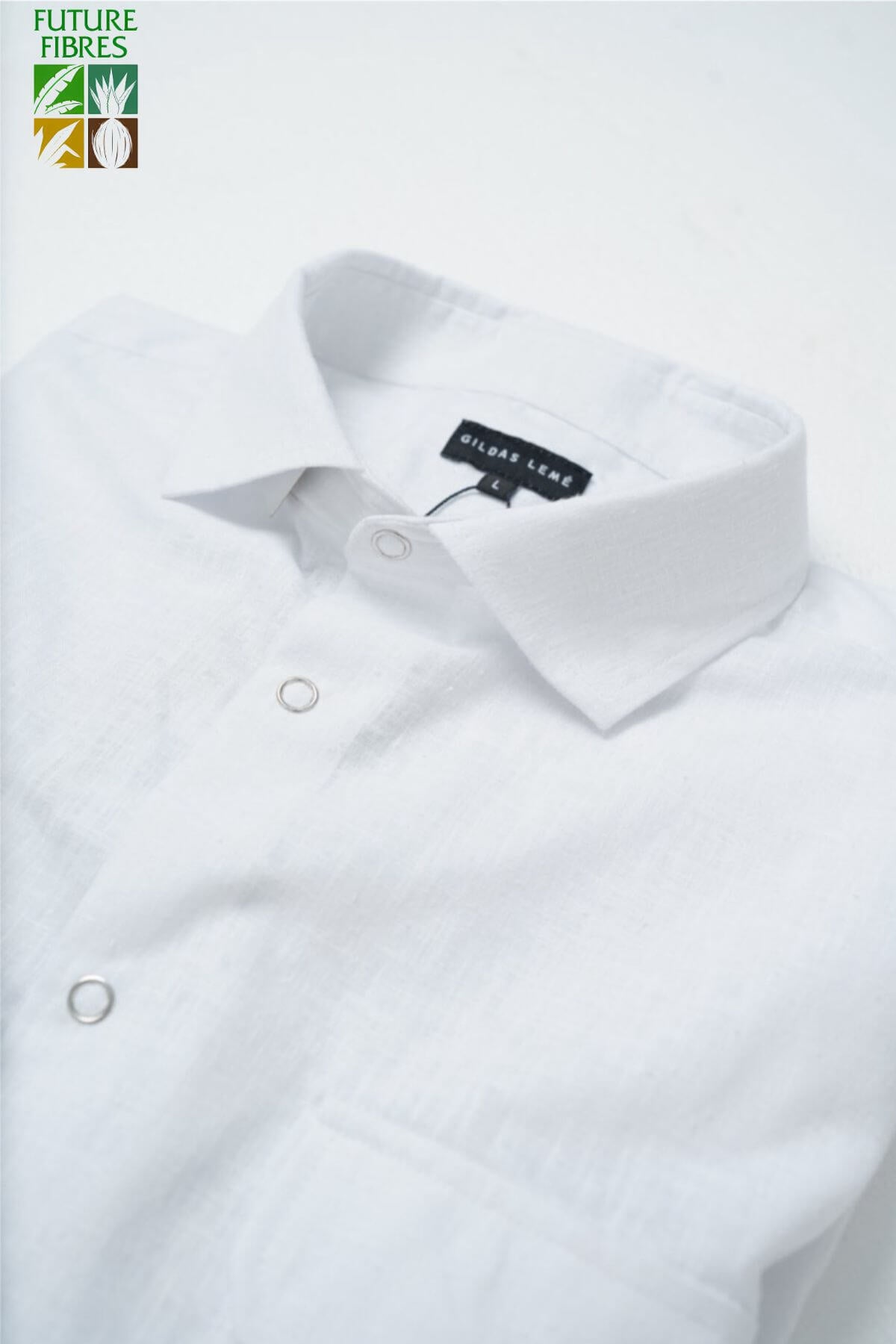 Collar detail of linen safari shirt with pockets
