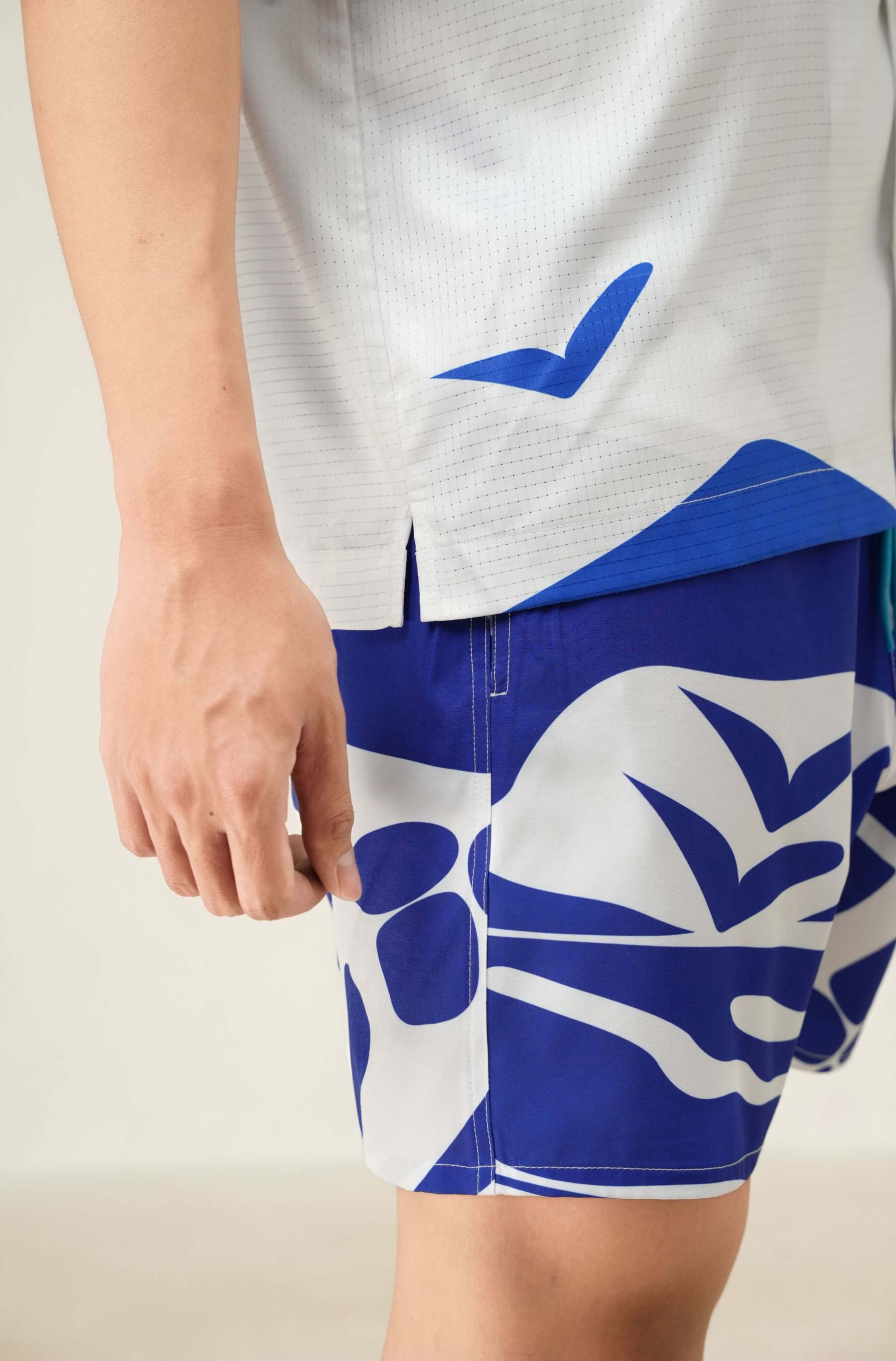 Printed hem detail on men’s white Blue Stamp resort shirt