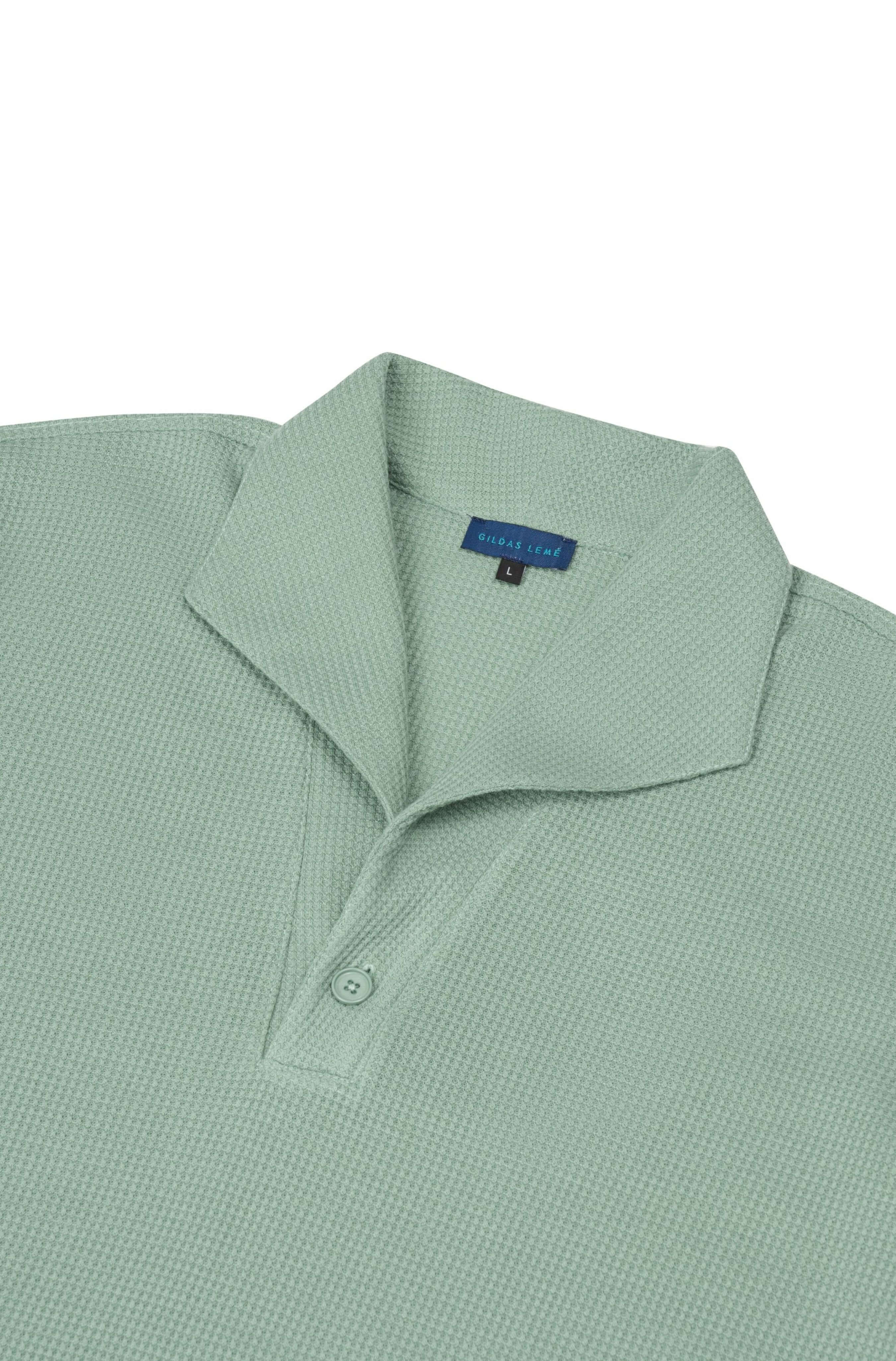 Collar detail of Palma men’s polo shirt in mint green