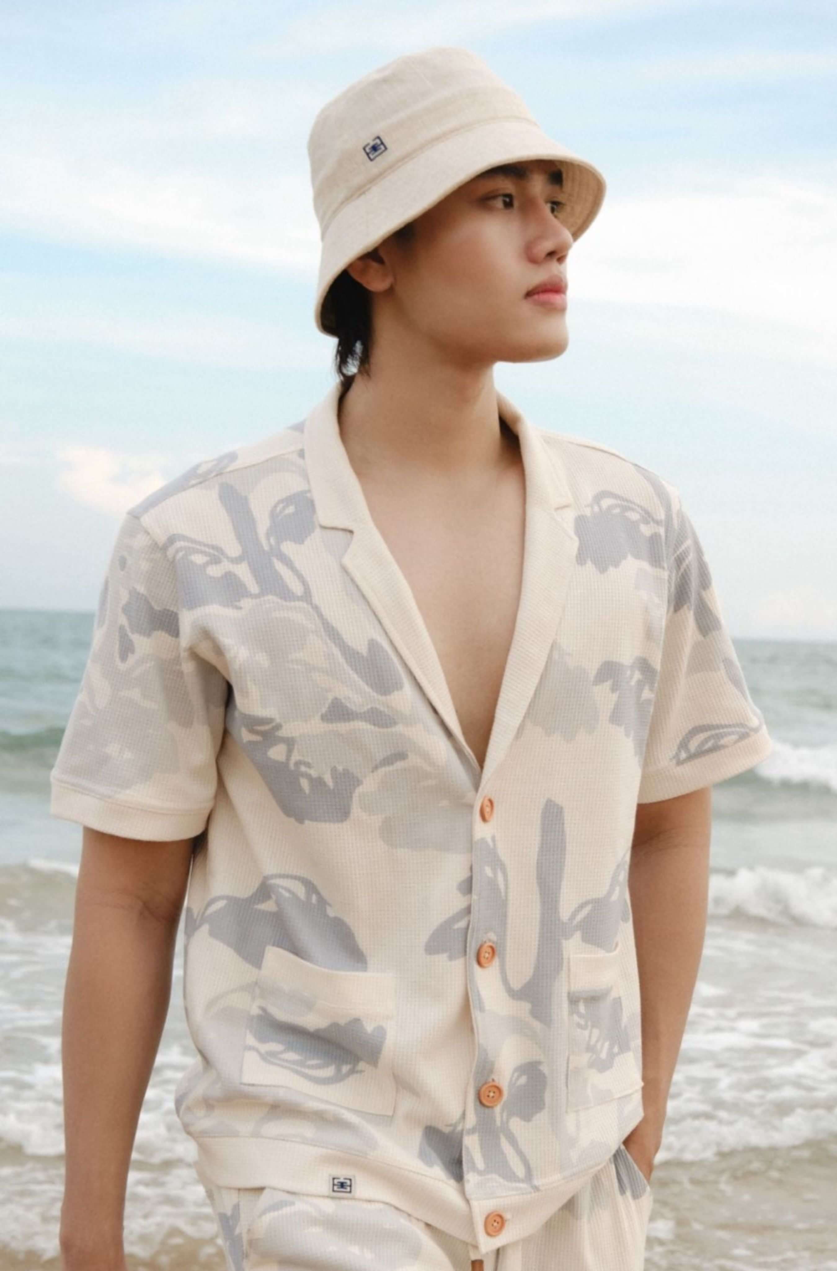 Pink Paradise men’s breathable resort shirt for summer