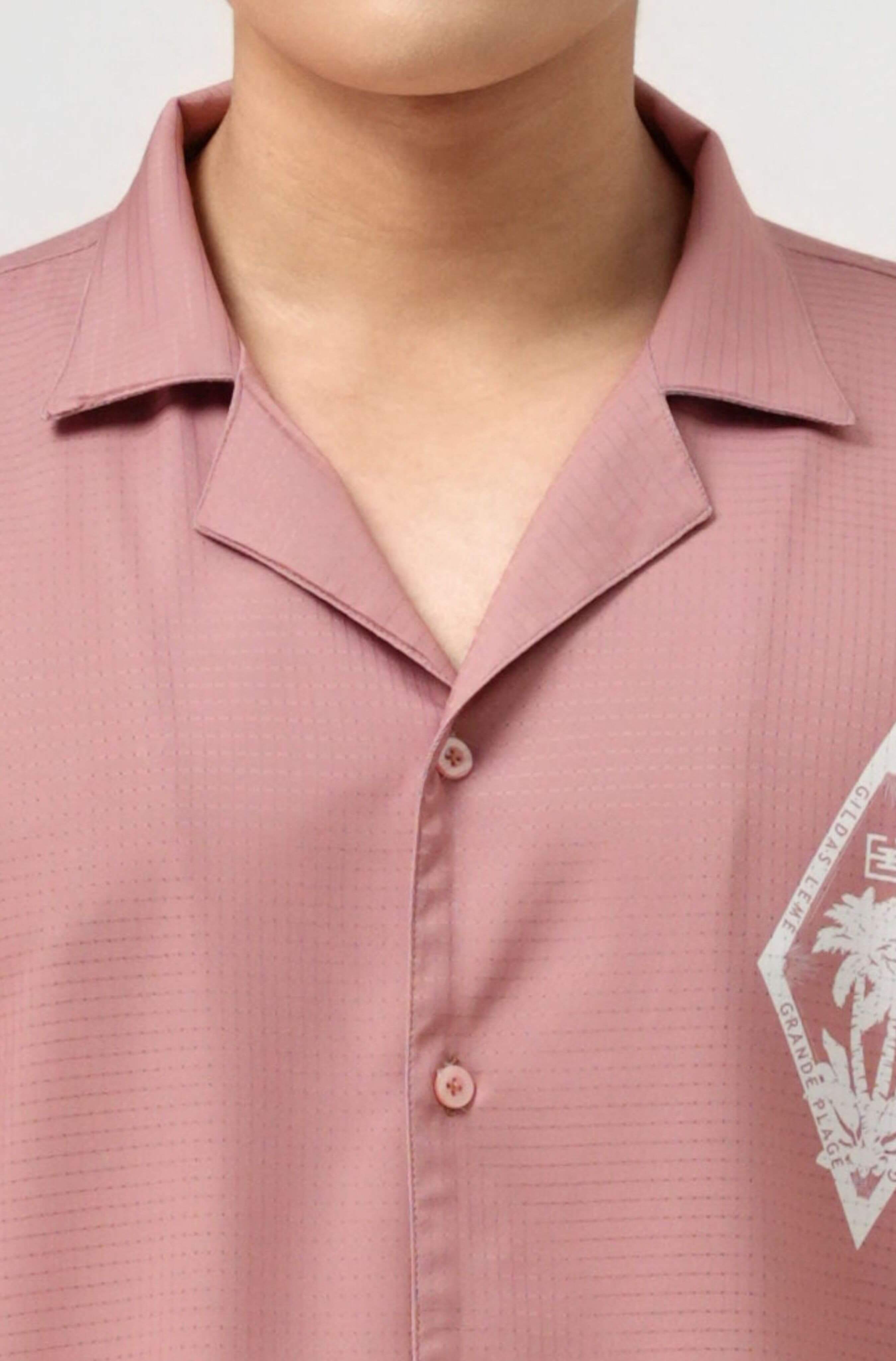 Real collar tag color of Pink Paradise men’s resort shirt