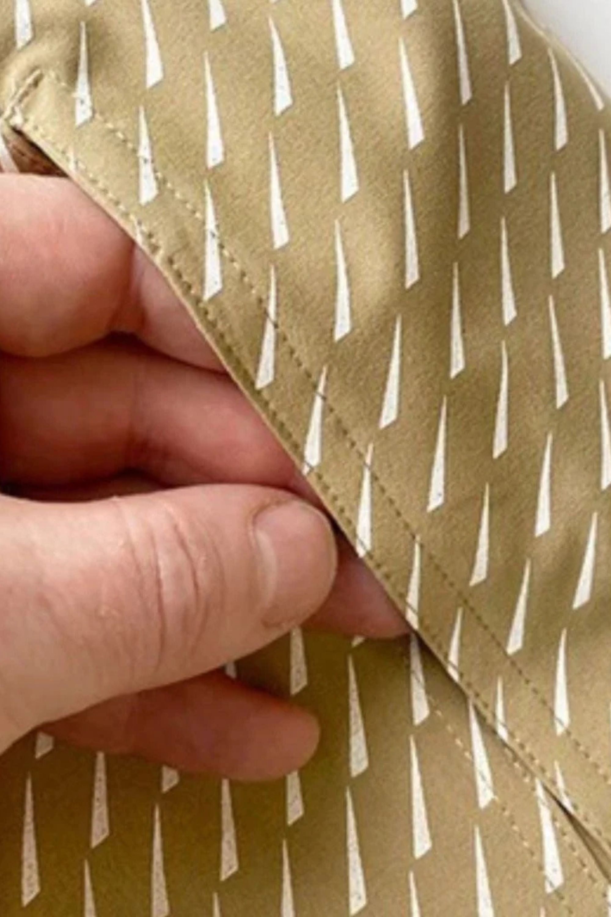 accent swim short beige pocket #color_beige