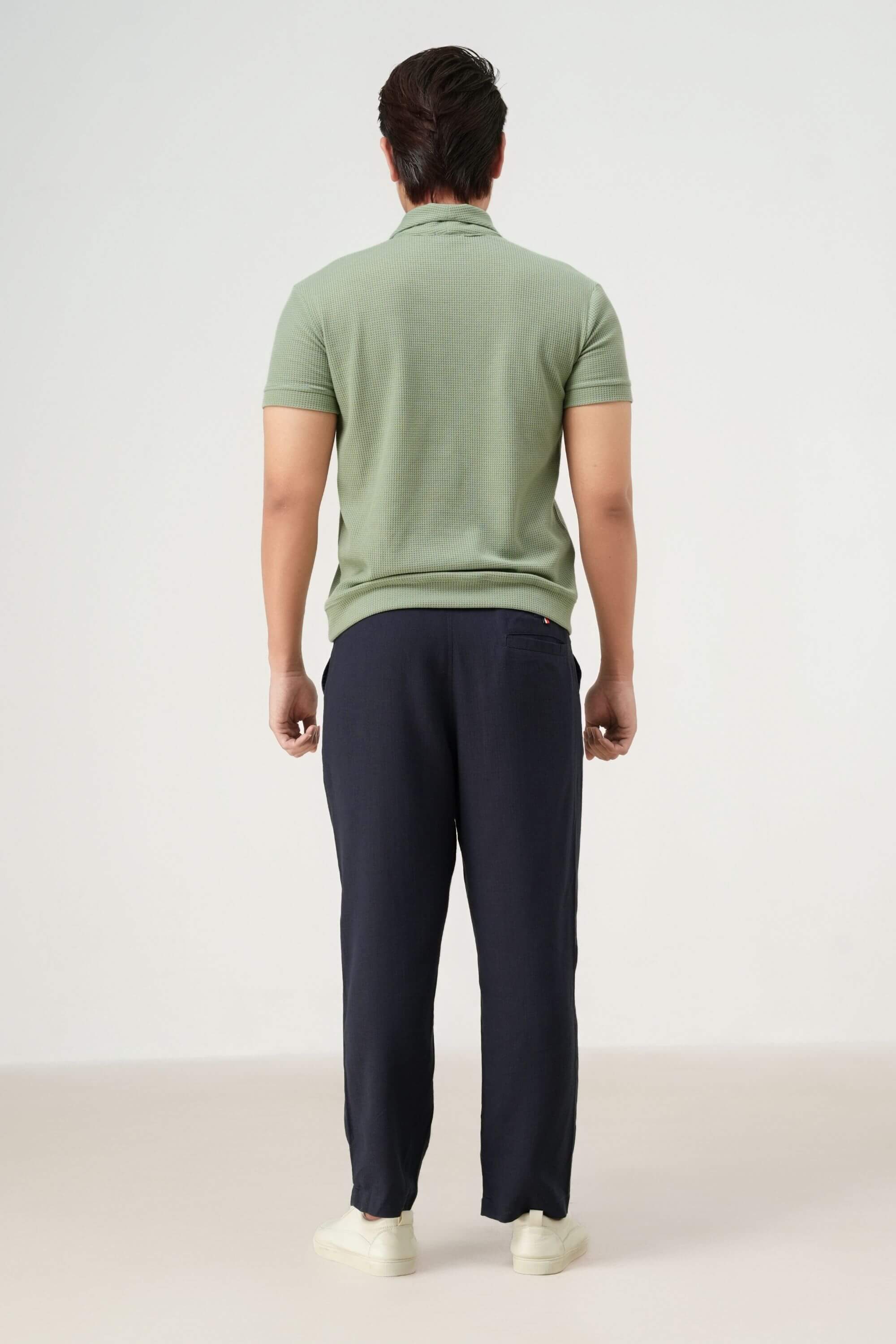 ramatuelle linen pant navy back view on polo and pant #color_navy