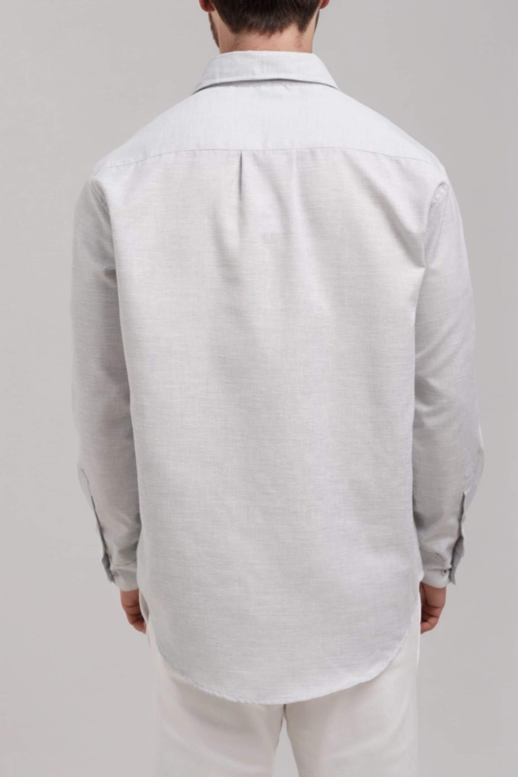 st.raphael linen shirt back view on model