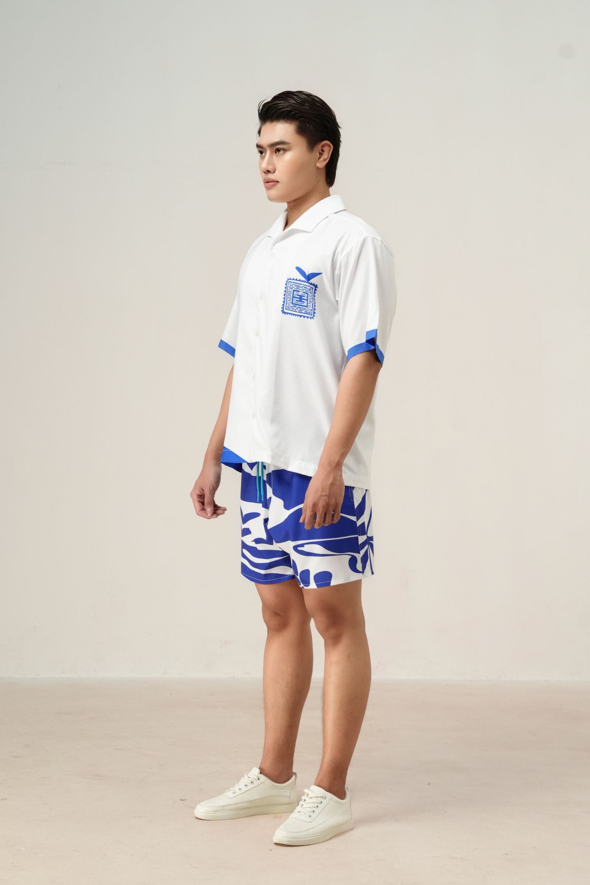 BLUE STAMP POLYESTER WHITE RESORT SET