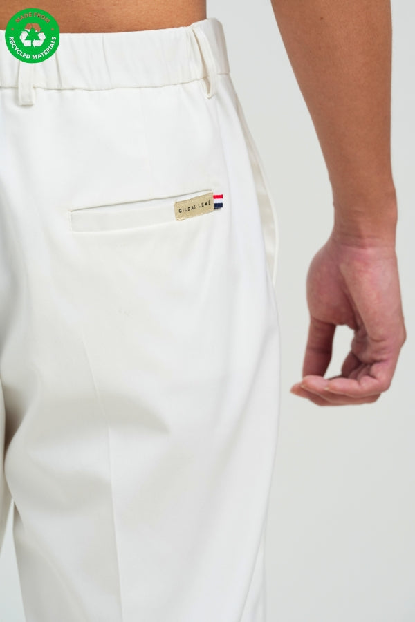 BACK POCKET OF THE LISERON BLANC PANTS 