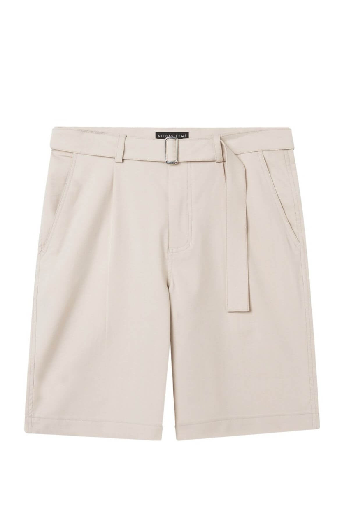 Men’s Bermuda shorts in beige – lightweight and versatile for summer outfits