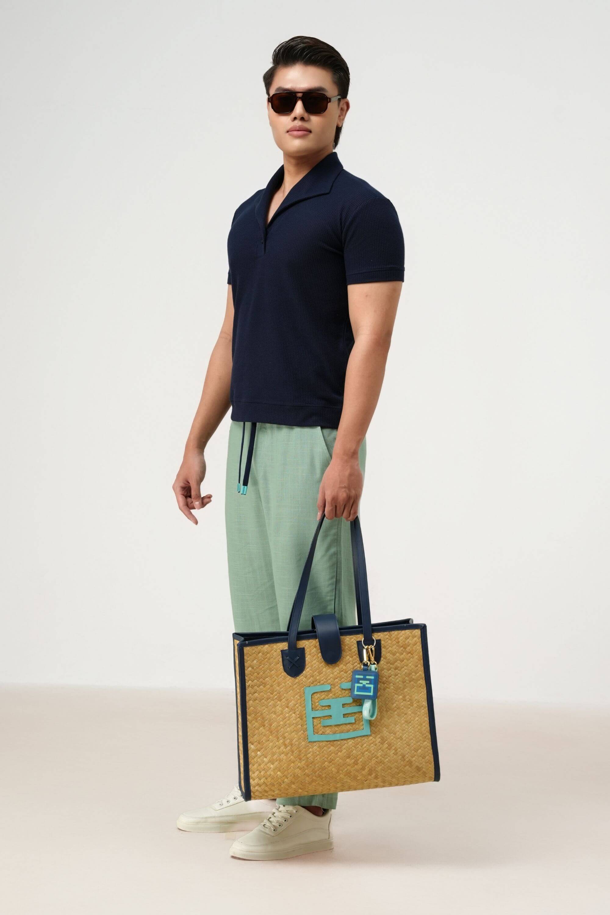 palma polo shirt navy and linen pant #color_navy