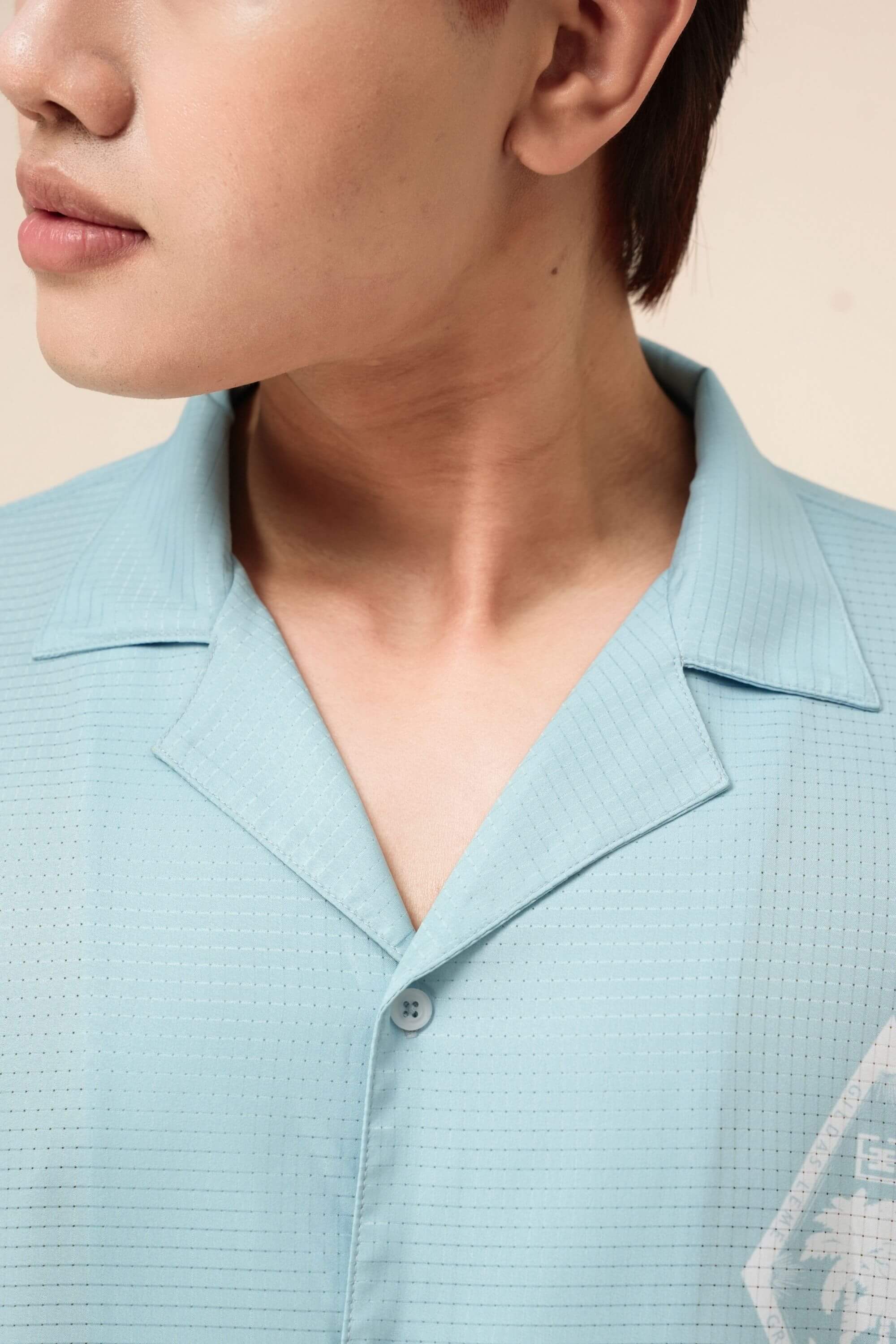 pink paradise resort shirt light blue collar view on model #color_light blue