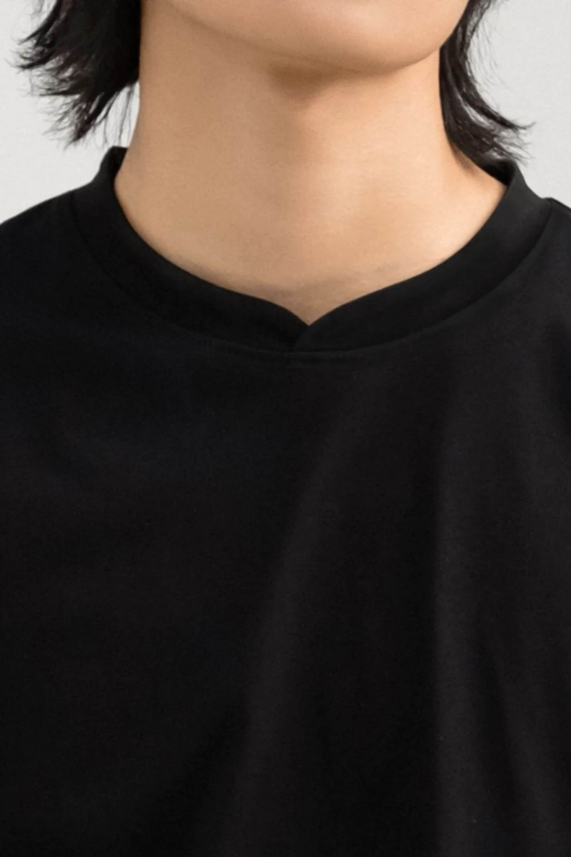 qmax mandarin round neck t-shirt black collar view #color_black