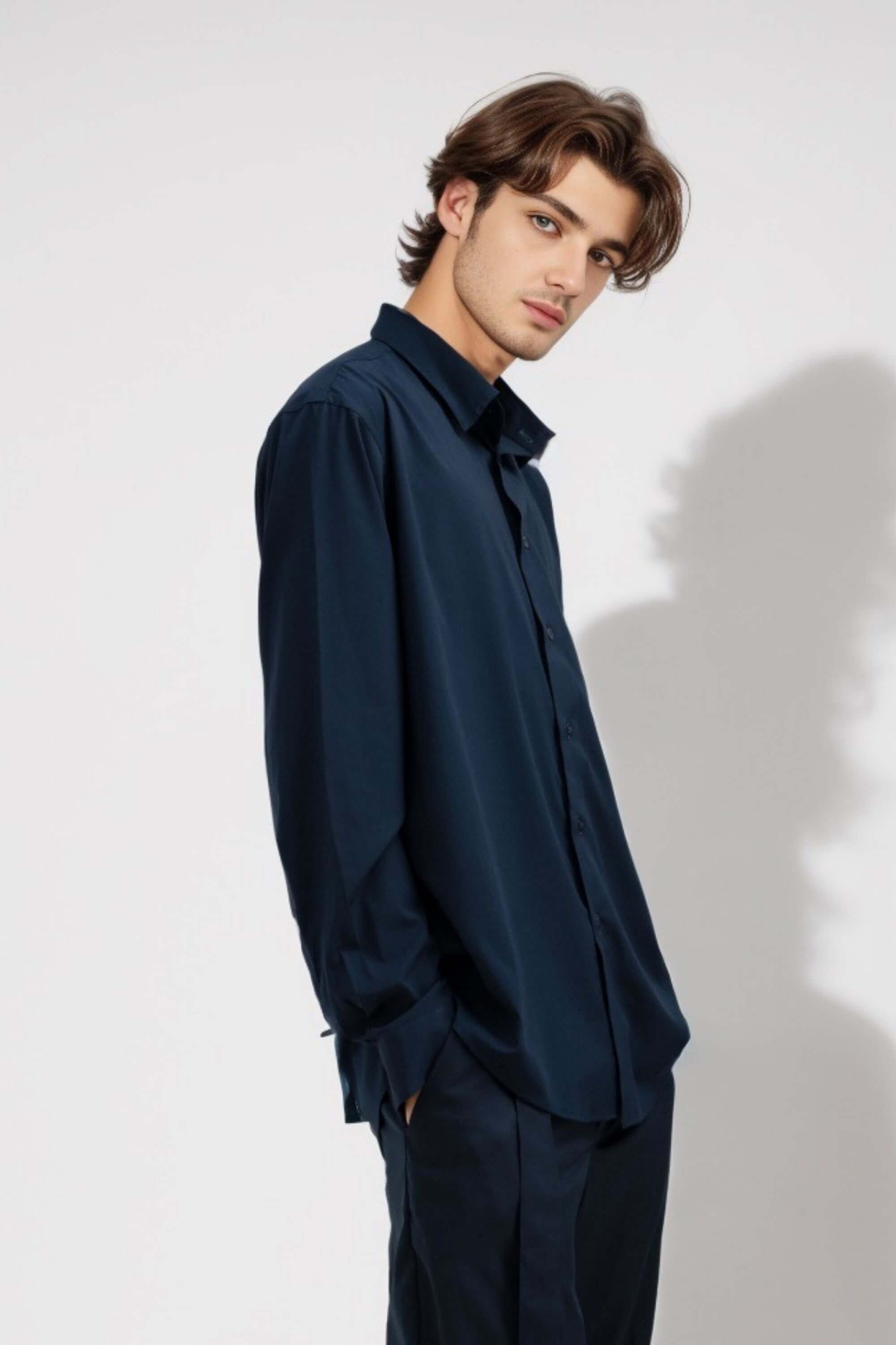 riviera bamboo shirt side view on model #color_navy